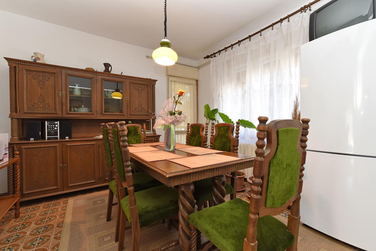 Apartments Josip 74 Pula Exterior photo
