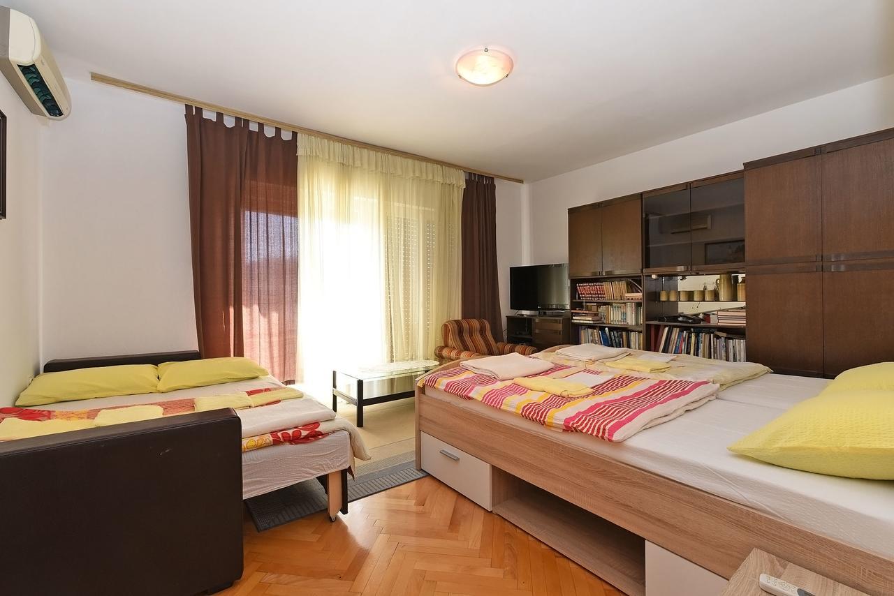 Apartments Josip 74 Pula Exterior photo