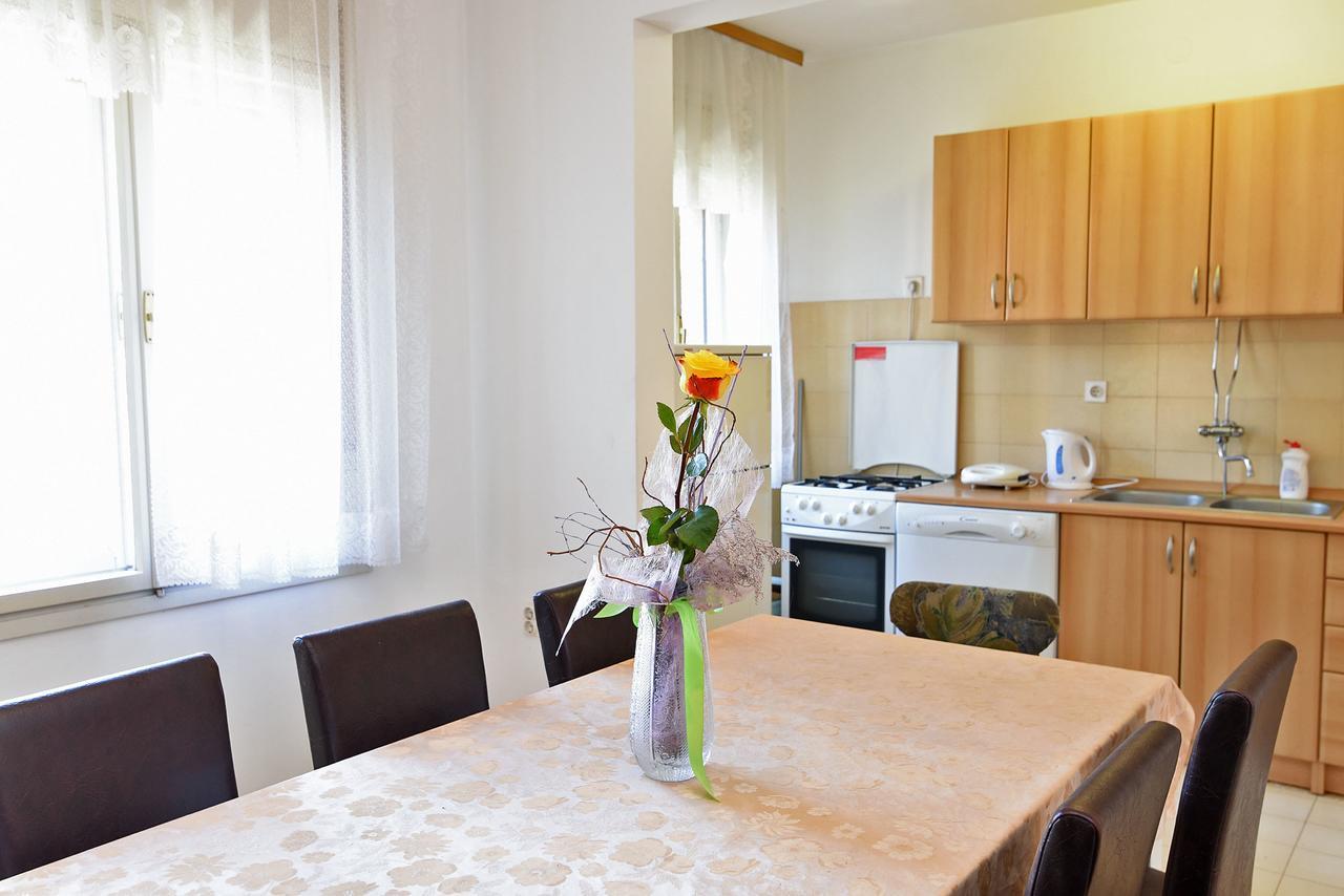 Apartments Josip 74 Pula Exterior photo