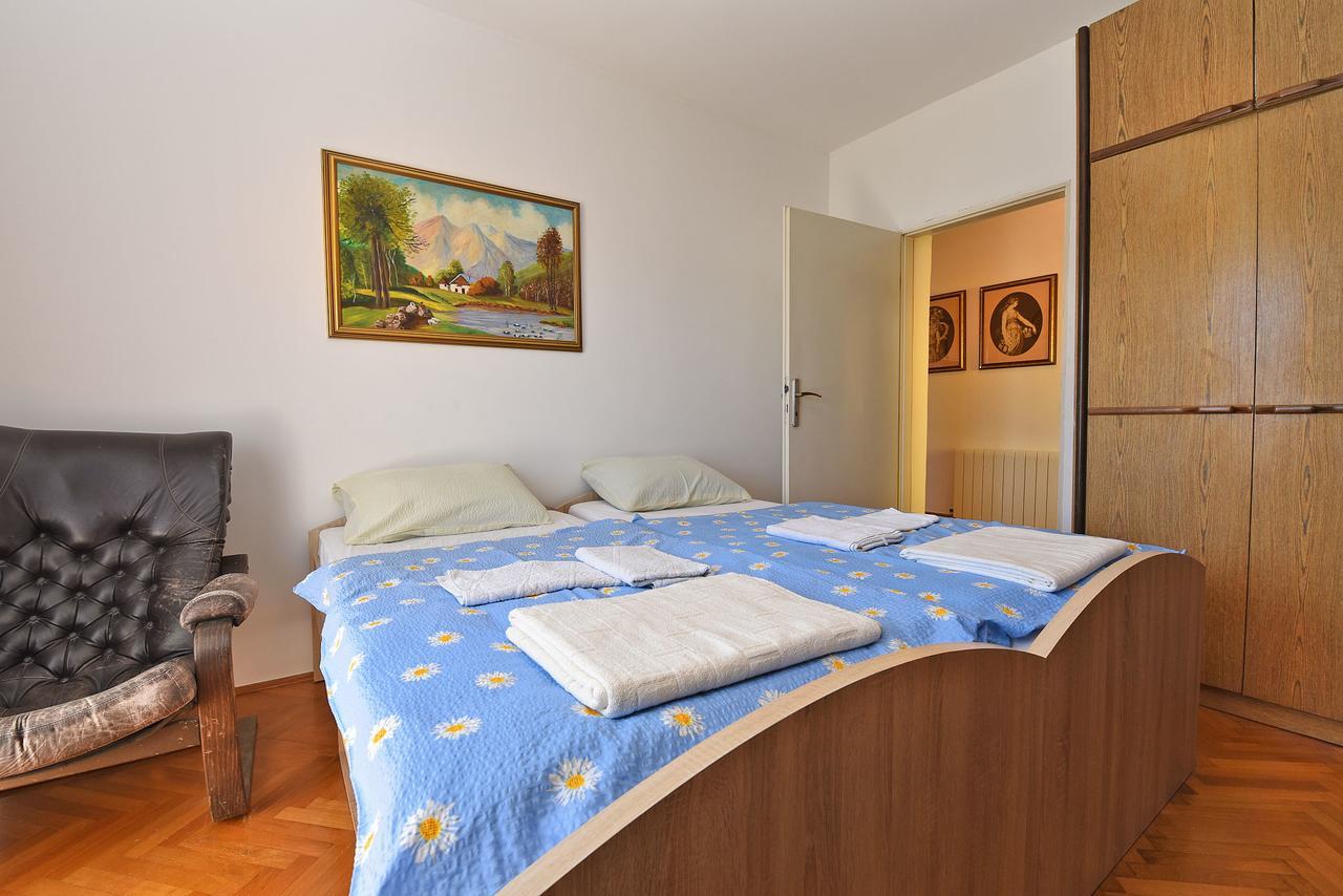 Apartments Josip 74 Pula Exterior photo