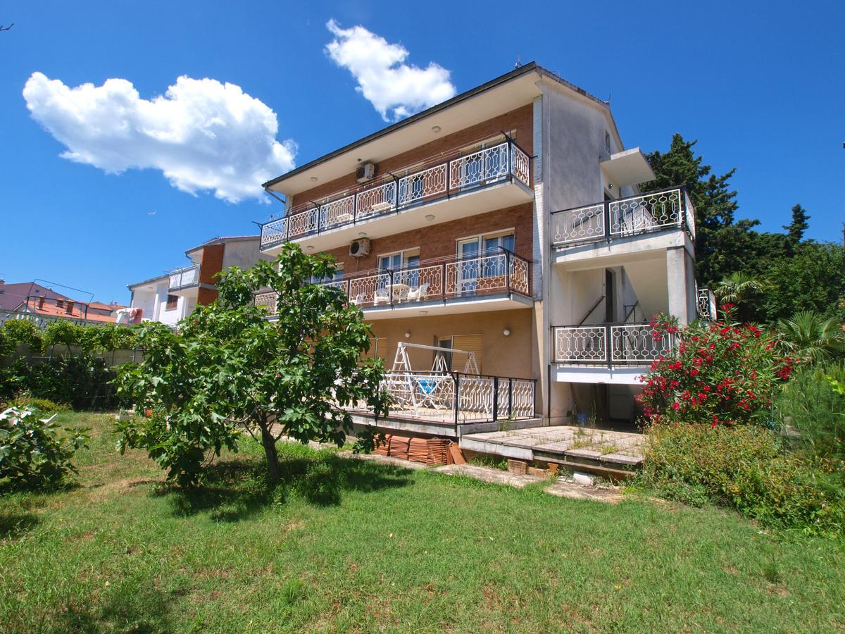 Apartments Josip 74 Pula Exterior photo